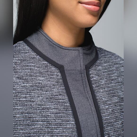 Lululemon Cocoon black car coat size XS - Picture 7 of 11